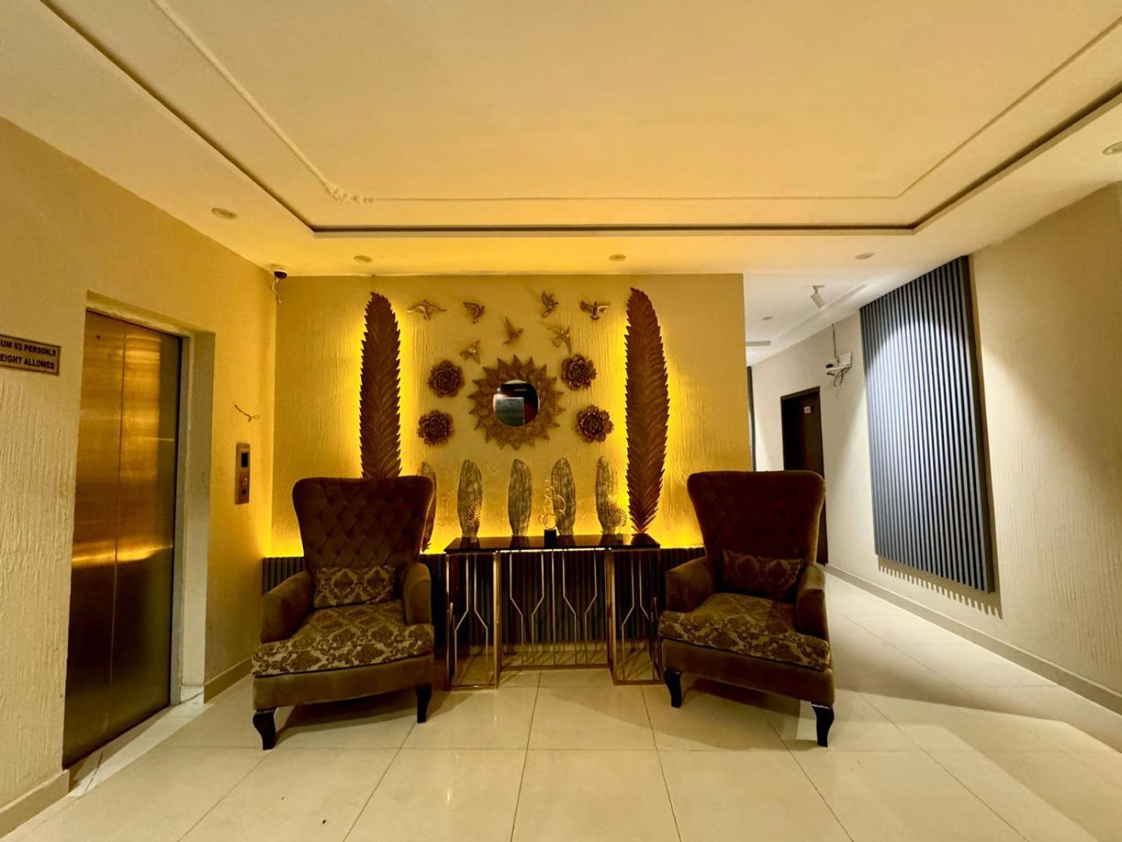 Shelton Boulevard Hotel Lahore Bagian luar foto