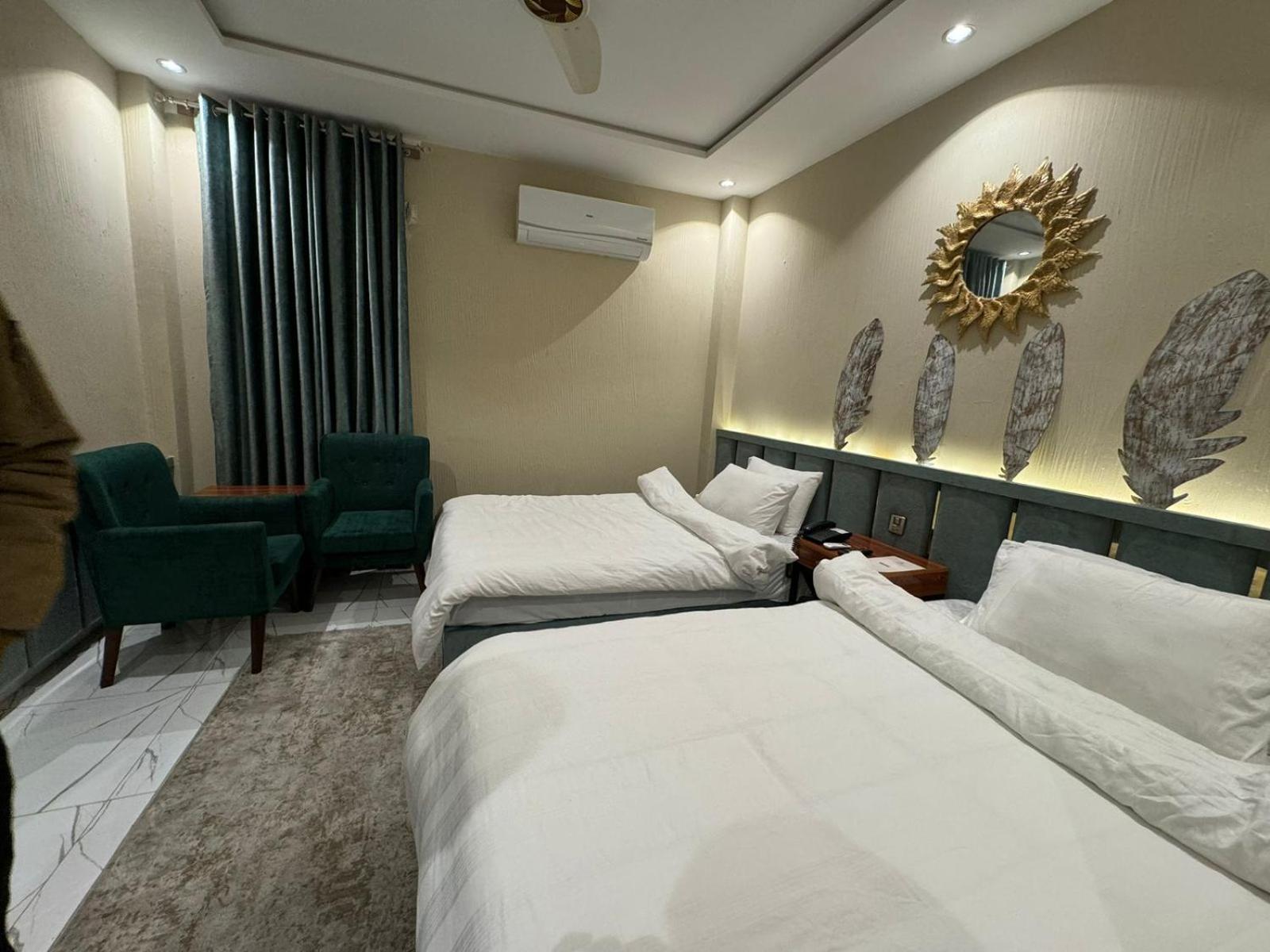 Shelton Boulevard Hotel Lahore Bagian luar foto